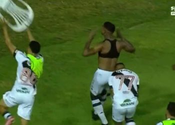 Raniel faz gol salvador e Vasco empata com o Sport em 1 a 1