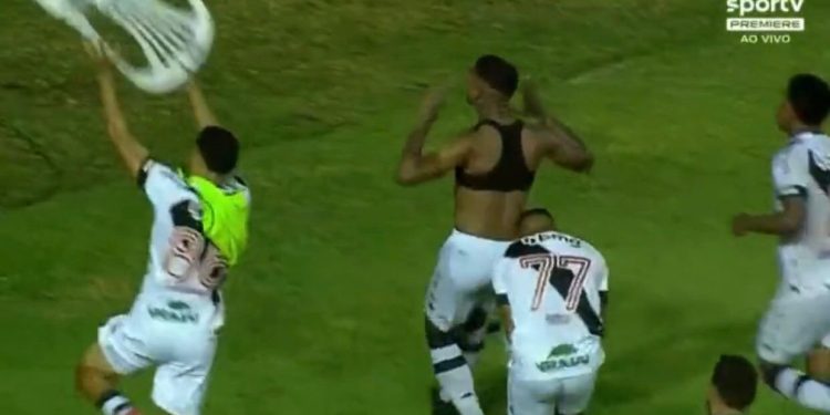 Raniel faz gol salvador e Vasco empata com o Sport em 1 a 1