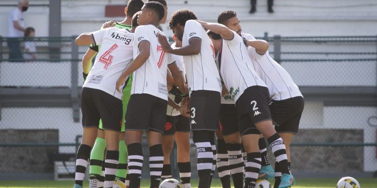 Zagueiro deixa o Vasco e acerta com time carioca