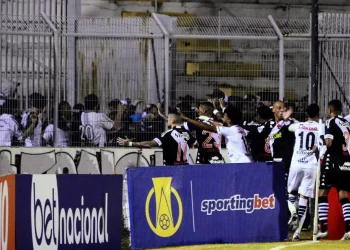 Vasco é absolvido por briga de torcidas no jogo contra a Ponte Preta