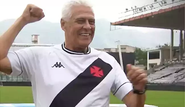 Emocionado, Dinamite manda recado após vitória do Vasco: “Temos que acreditar sempre”