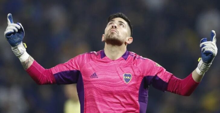 Vasco monitora situação do goleiro Agustín Rossi, hoje no Boca Juniors