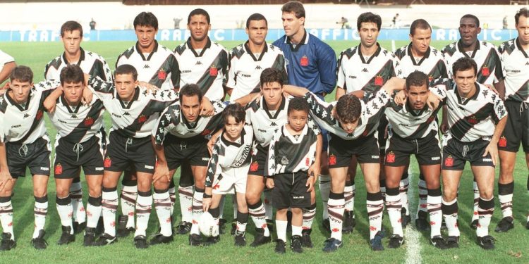 Jornalista afirma que Vasco de 97 a 2001 era melhor do que o Flamengo atual