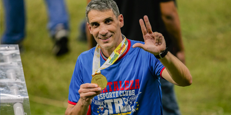 Presidente do Fortaleza fala sobre interesse de Vasco em Vojvoda: ‘Não me preocupou tanto’