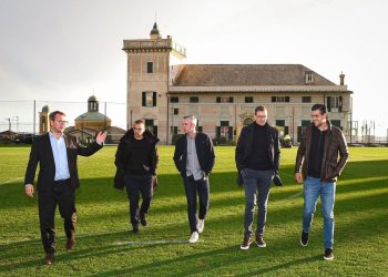 Paulo Bracks representa o Vasco em encontro da 777 Football Group