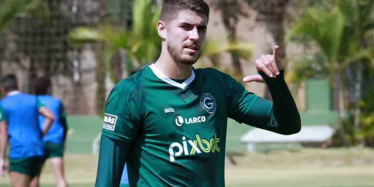 Pedro Raul decide vir para o Rio; jogador está na mira do Vasco