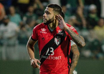 Vasco estaria interessado em destaque do Atlético-GO