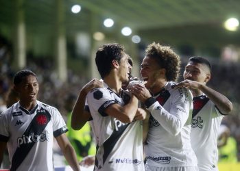 Vasco obtém acesso com ótimo desempenho da base