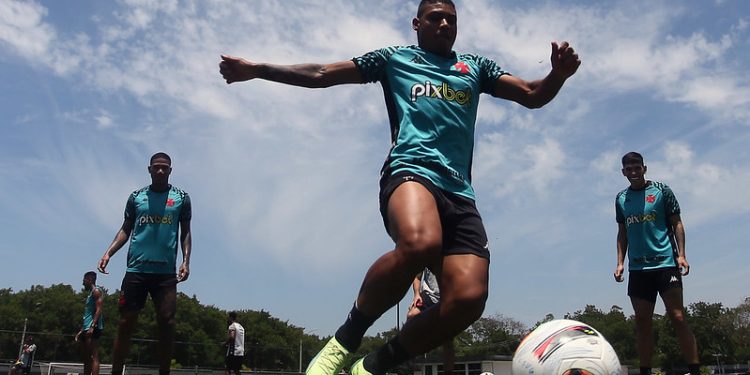 Vasco diminui baixas por lesão em 2022; saiba os atletas que mais têm entradas no DM