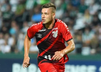 Vasco tem concorrente na disputa pelo atacante Bissoli