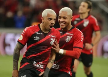 Vasco quer tirar destaque do Furacão para 2023