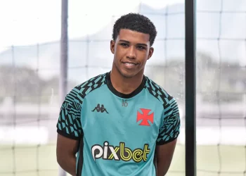Andrey Santos diz que contrataria três craques do Brasileirão para o Vasco