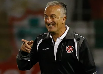 Após sair do Flamengo, Dorival Júnior é pedido pela torcida do Vasco