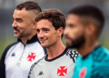 Demissão de auxiliar português João Correia do Vasco