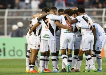 Elenco do Vasco chega ao Rio de Janeiro e entra de férias