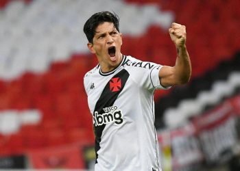 Germán Cano torce por acesso do Vasco