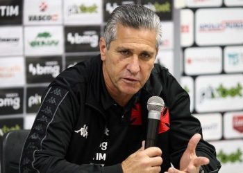 Jorginho é desligado do Vasco e clube procura um novo treinador