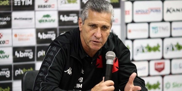 Jorginho é desligado do Vasco e clube procura um novo treinador