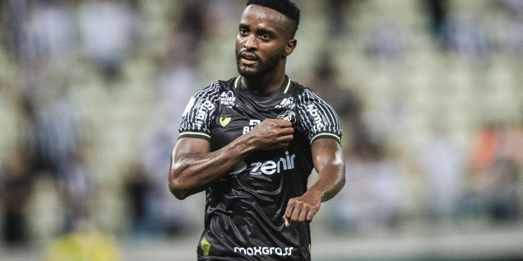 Vasco sonda o atacante Stiven Mendoza