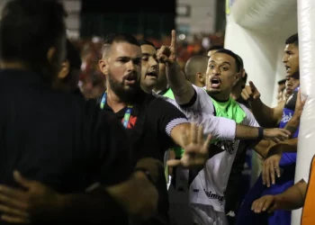 Sport perde pontos e Vasco termina a Série B na terceira posição