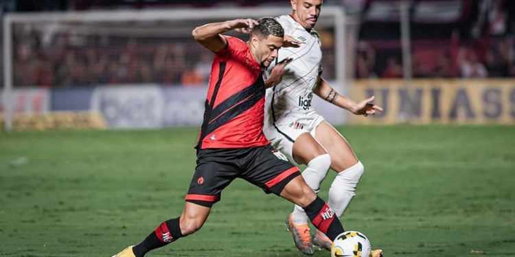 Vasco entra forte no mercado e quer tirar destaque do Atlético-GO