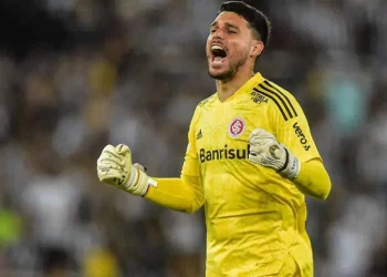 Vasco estuda aumentar proposta por Keiller