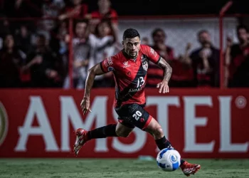 Vasco terá trabalho se quiser tirar Wellington Rato do Atlético-GO