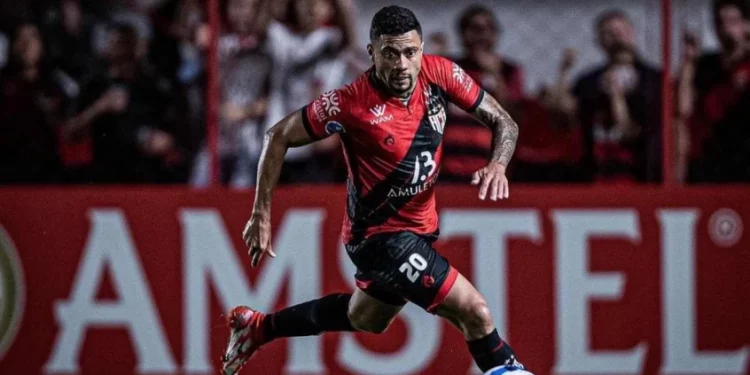 Vasco terá trabalho se quiser tirar Wellington Rato do Atlético-GO