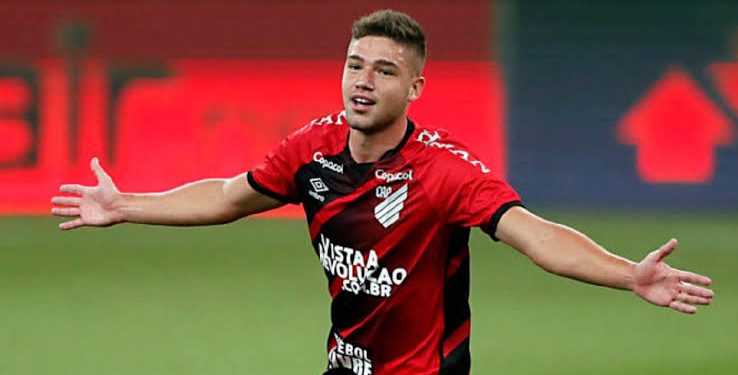 Athletico-PR aceita negociar jogador especulado no Vasco