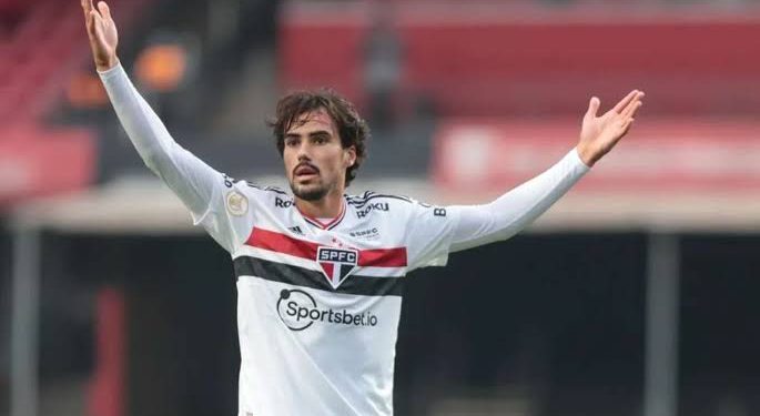 São Paulo faz último esforço por meia sondado pelo Vasco