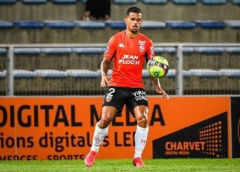 Vasco quer lateral do Campeonato Francês