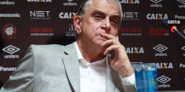 Presidente do Athletico-PR fala sobre interesse do Vasco em Terans