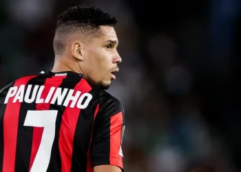 Ex-Vasco, Paulinho tem destino praticamente confirmado para 2023