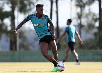 Fábio Gomes, fora dos planos do Vasco, é alvo do Juventude e de clube estrangeiro