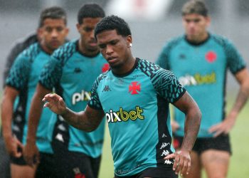 Juninho, do Vasco, fecha com novo clube