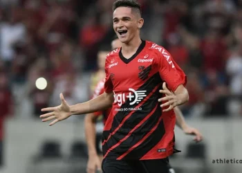 Vasco tem reunião marcada por mais um jogador do Athletico-PR