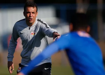 Preparador físico que trabalhou com Maurício Barbieri no Red Bull pode vir para o Vasco