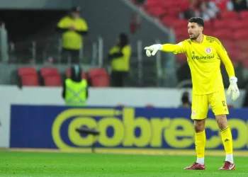 Alvo do Vasco Inter tenta manter o goleiro Keiller