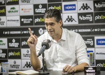 Buscando reforços, Vasco quer xodó da torcida do Flamengo