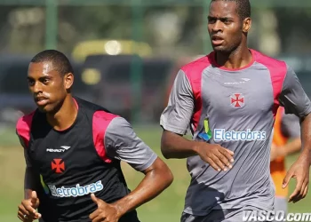 Ex-Vasco acerta com time do Paulistão