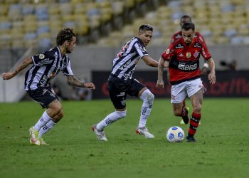 Fluminense fura o olho do Vasco e fica perto de fechar com jogador do Atlético-MG