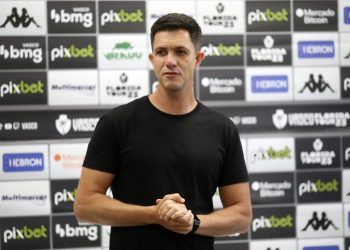 Negociação complicada faz Vasco mudar de alvo para a lateral-direita