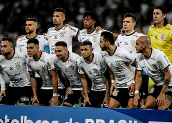 Vasco avança por jogador do Corinthians