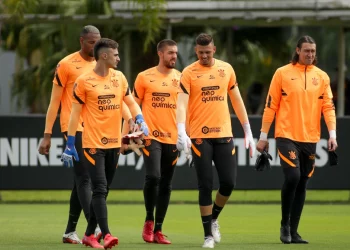 Vasco pode comprar goleiro super valorizado do Corinthians