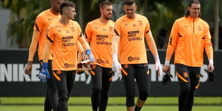 Vasco pode comprar goleiro super valorizado do Corinthians