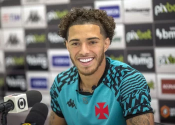 Vasco quer renovar contrato e valorizar Figueiredo