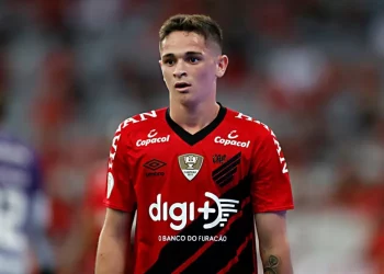 Vasco recebe notícia ruim envolvendo Guilherme Bissoli e Khellven