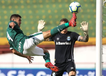 Vasco vence concorrência do Inter e está perto de fechar com volante