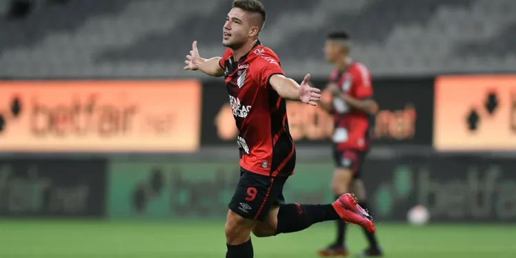 Vasco terá reunião com Athletico-PR para saber os valores pedidos por Bissoli