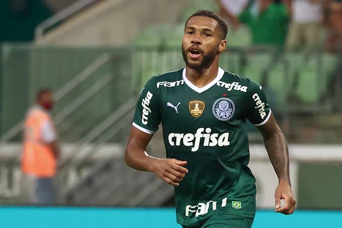 Cruzeiro apresenta o atacante Wesley